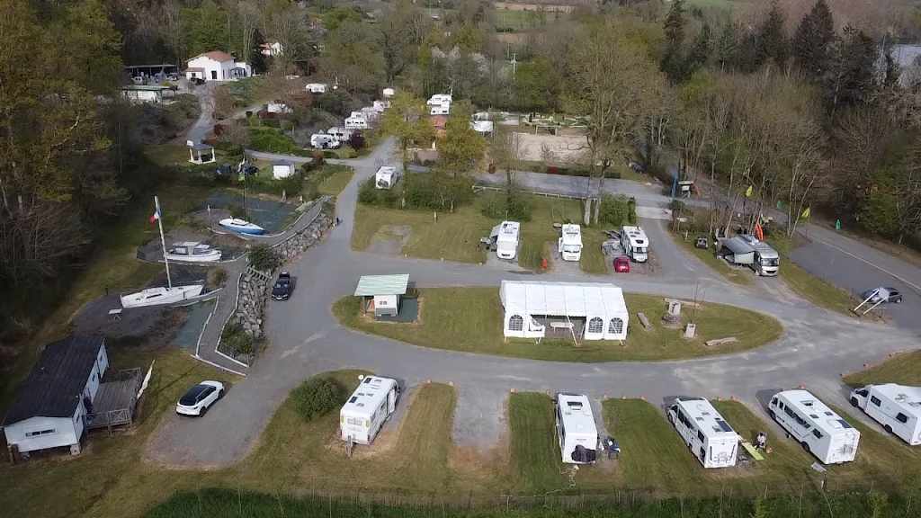 Camping Le Douvet, kampeer en sta-plaatsen - photo 2