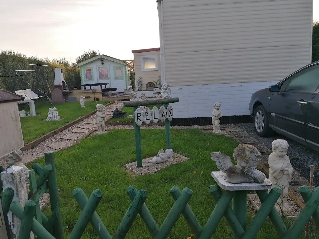 asylum seekers and migrants camp - photo 1