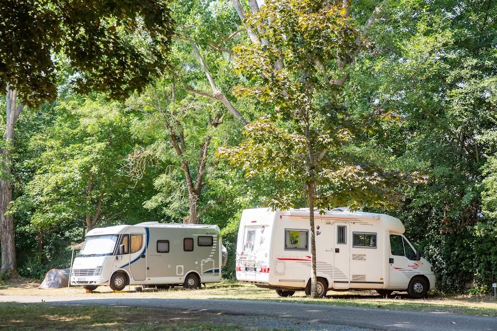 Camping du Puy-en-Velay - Onlycamp - photo 1