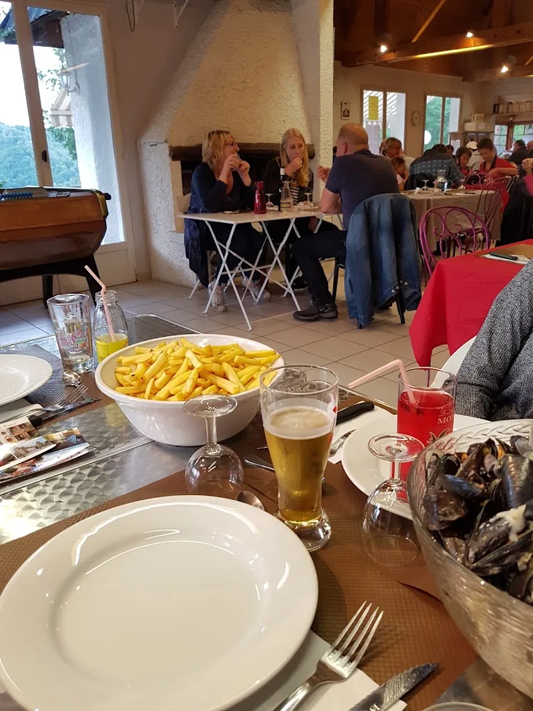 Camping Le Belvédère (Flower Camping Auvergne Cantal) - photo 1