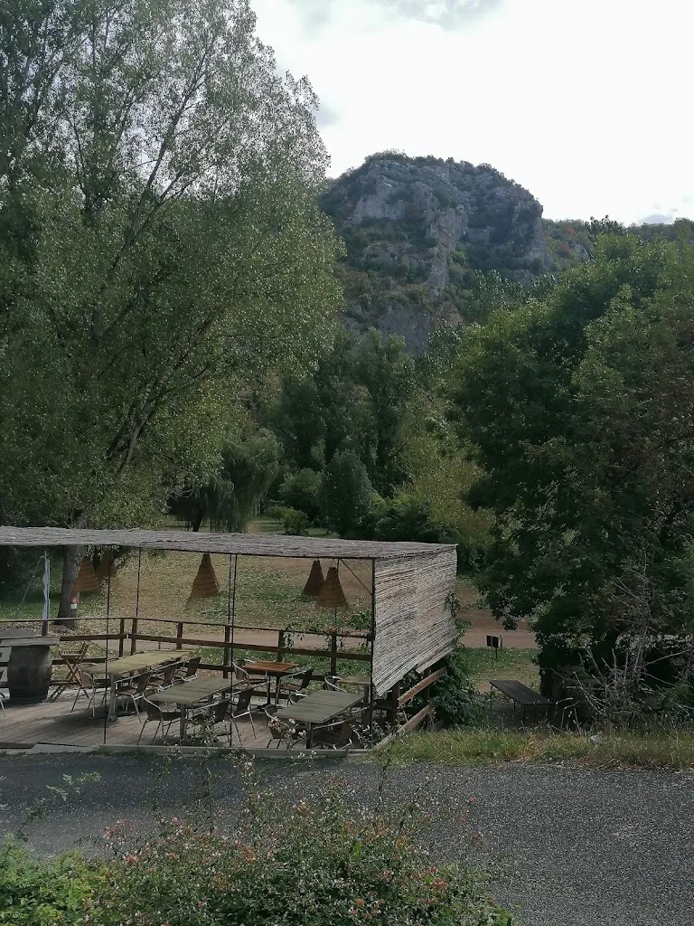 Camping "Ô pieds dans l'eau" - photo 3