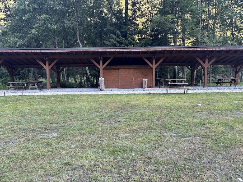 Aire de bivouac réglementée du parc de loisir - photo 1
