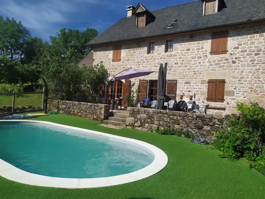 Camping "Le Corrèze" (Locations, Emplacements nus et accueil camping-car - Corrèze - photo 2