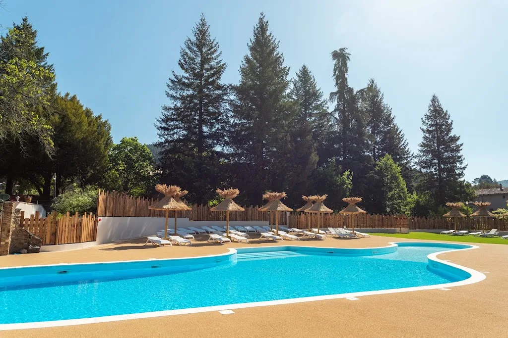 Camping du Château de l'Hom - photo 2
