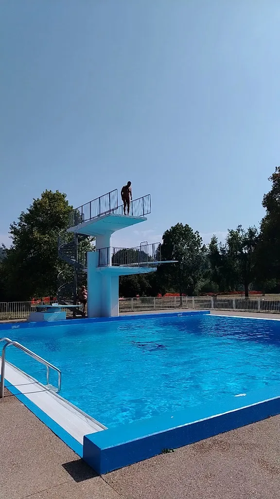 Camping de Besançon - Onlycamp - photo 1