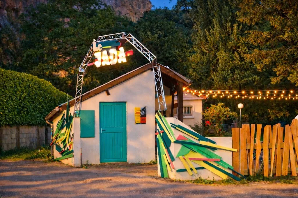 Le Jada - Camping · Guinguette à la cool et les pieds dans l'eau ! - photo 1
