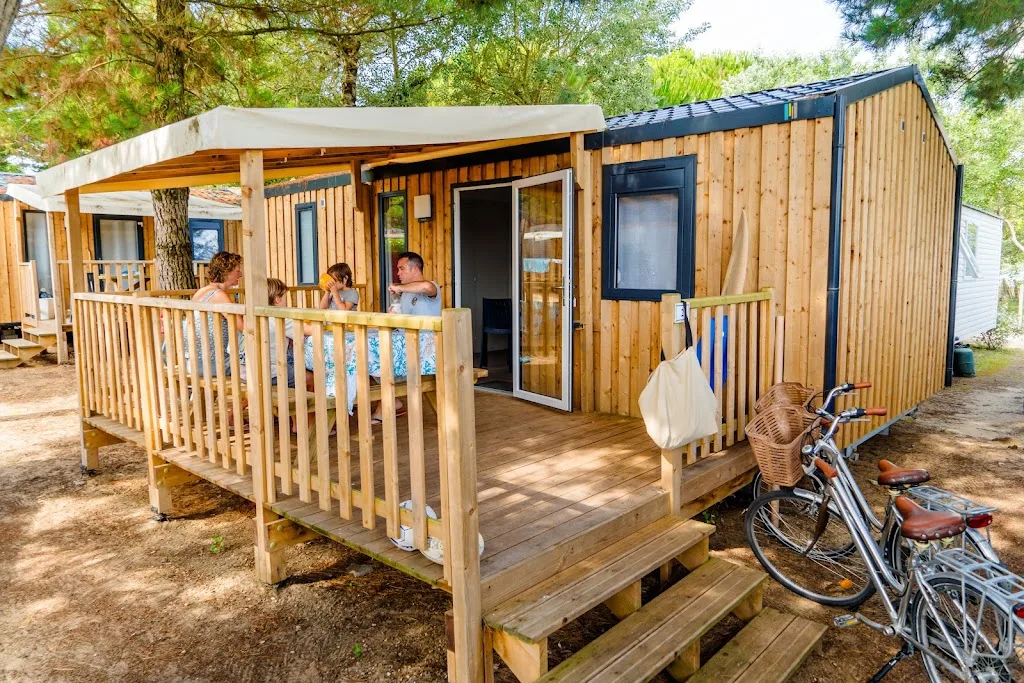 Camping Antioche · APV · Le Bois Plage en Ré · Ile de Ré - photo 2