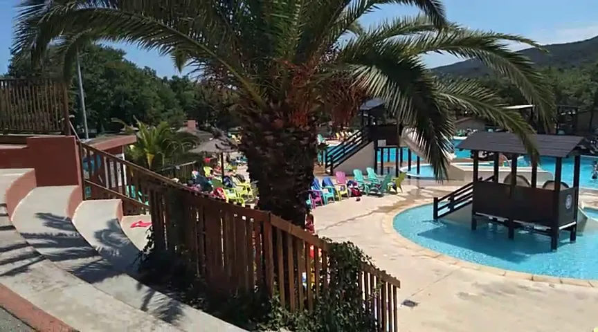 Camping Le Bois Fleuri 5 étoiles - Argelès-sur-Mer - photo 1