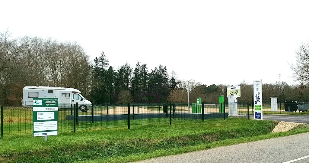 Camping de l'aéroport du Loiret - photo 1