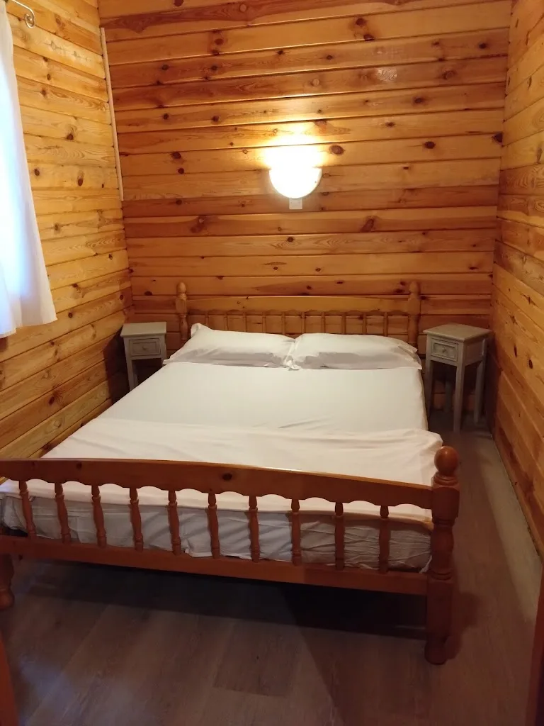 Camping Château de Lacomté - photo 1