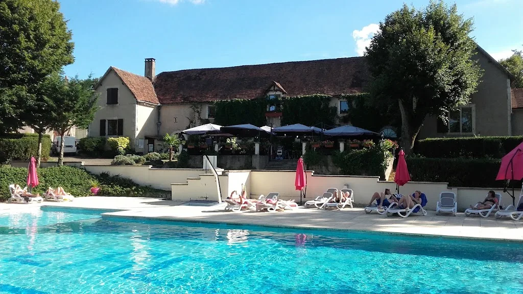 Camping Château de Lacomté - photo 2