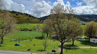 Camping La Cigale de l’Allier en Lozère, près du Lac de Naussac