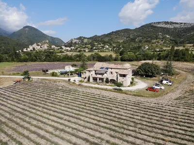 Hébergement Nature Provence -Montbrun les bains. Mont Ventoux Oasis Lou Garoun