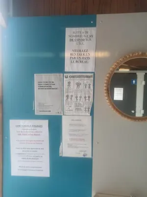 Toilettes et accueil de l'aire de camping municipale